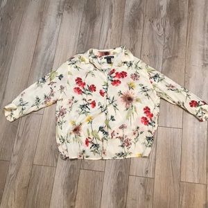 Chelsea & Theodore floral top 3/4 sleeve sz small